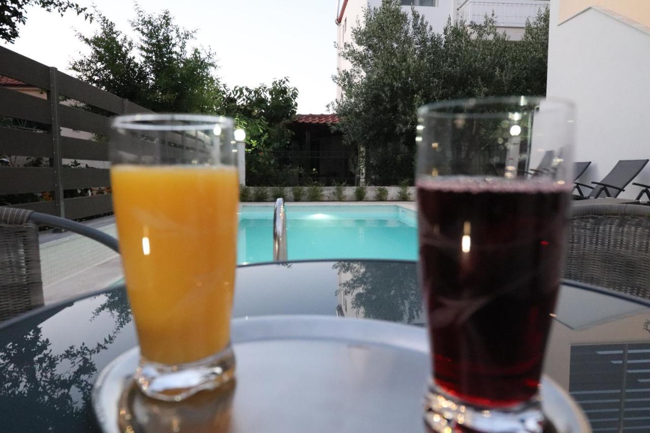 Sunshine Rooms And Suites Vrasná Екстериор снимка