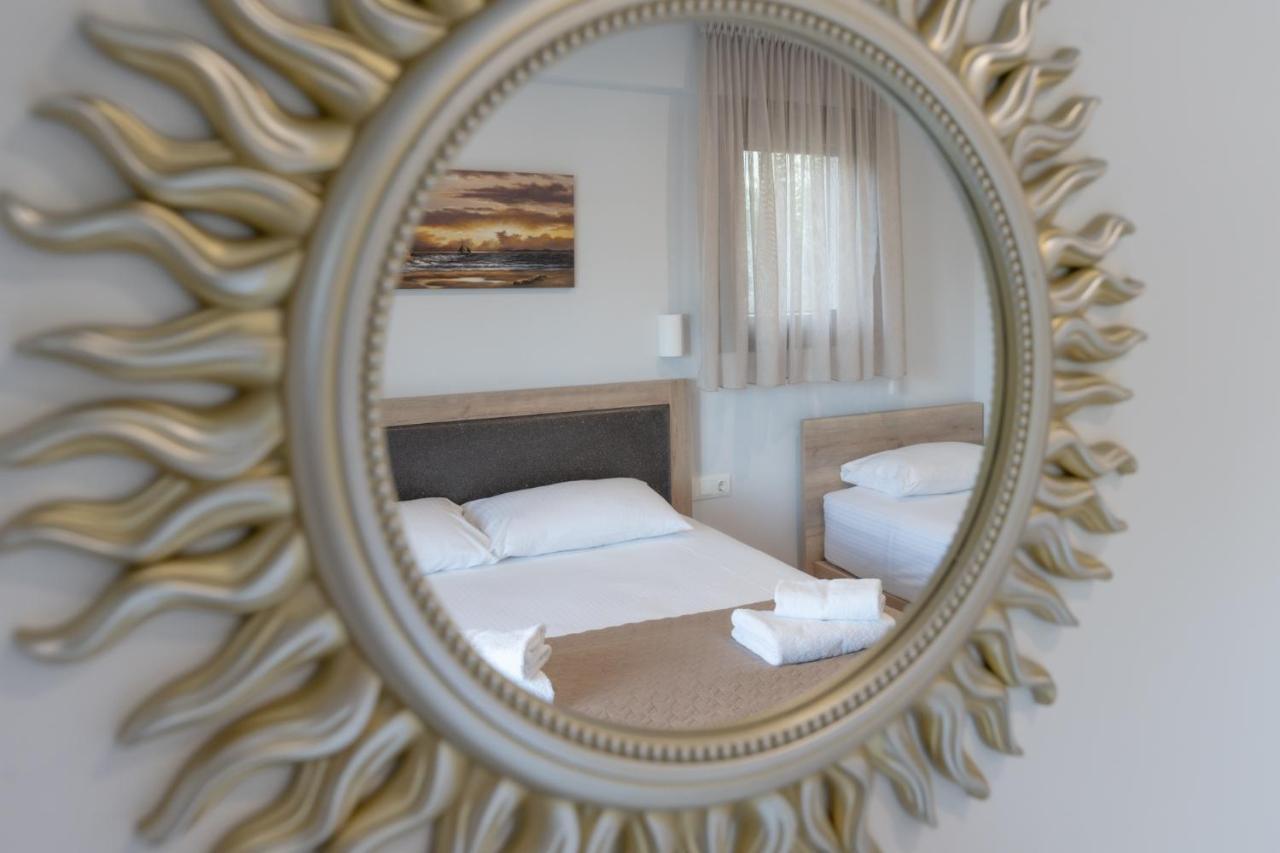 Sunshine Rooms And Suites Vrasná Екстериор снимка