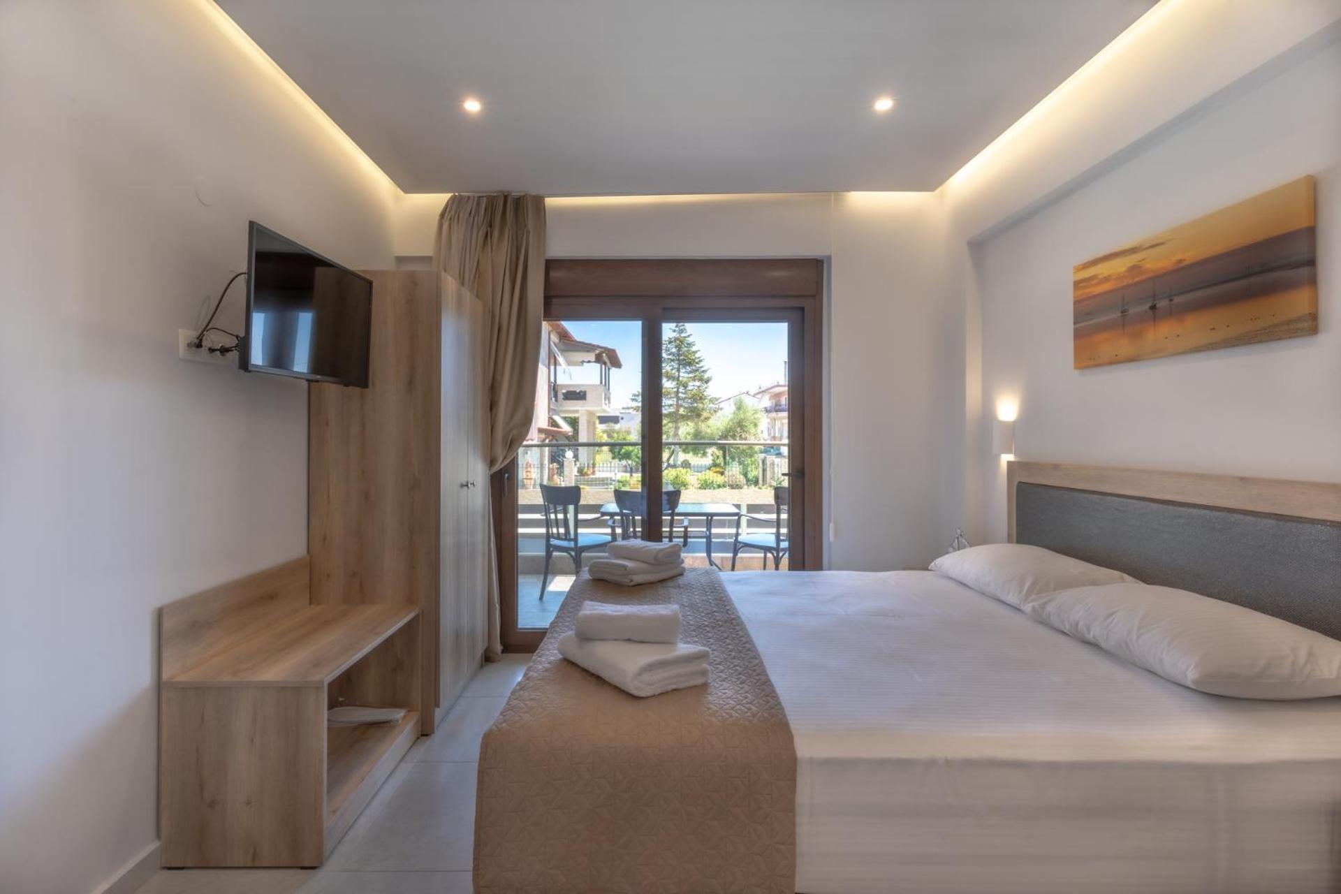 Sunshine Rooms And Suites Vrasná Екстериор снимка