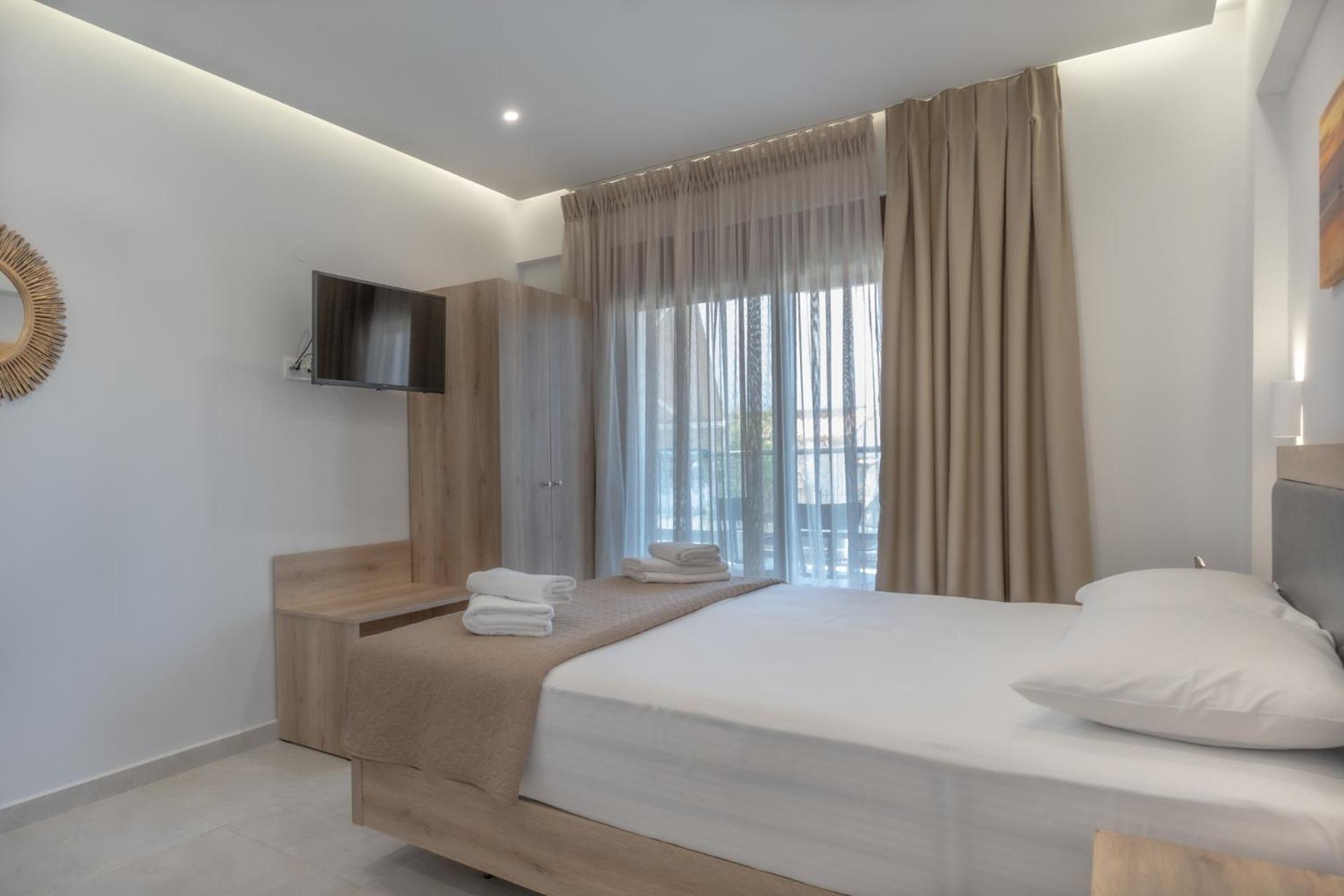 Sunshine Rooms And Suites Vrasná Екстериор снимка