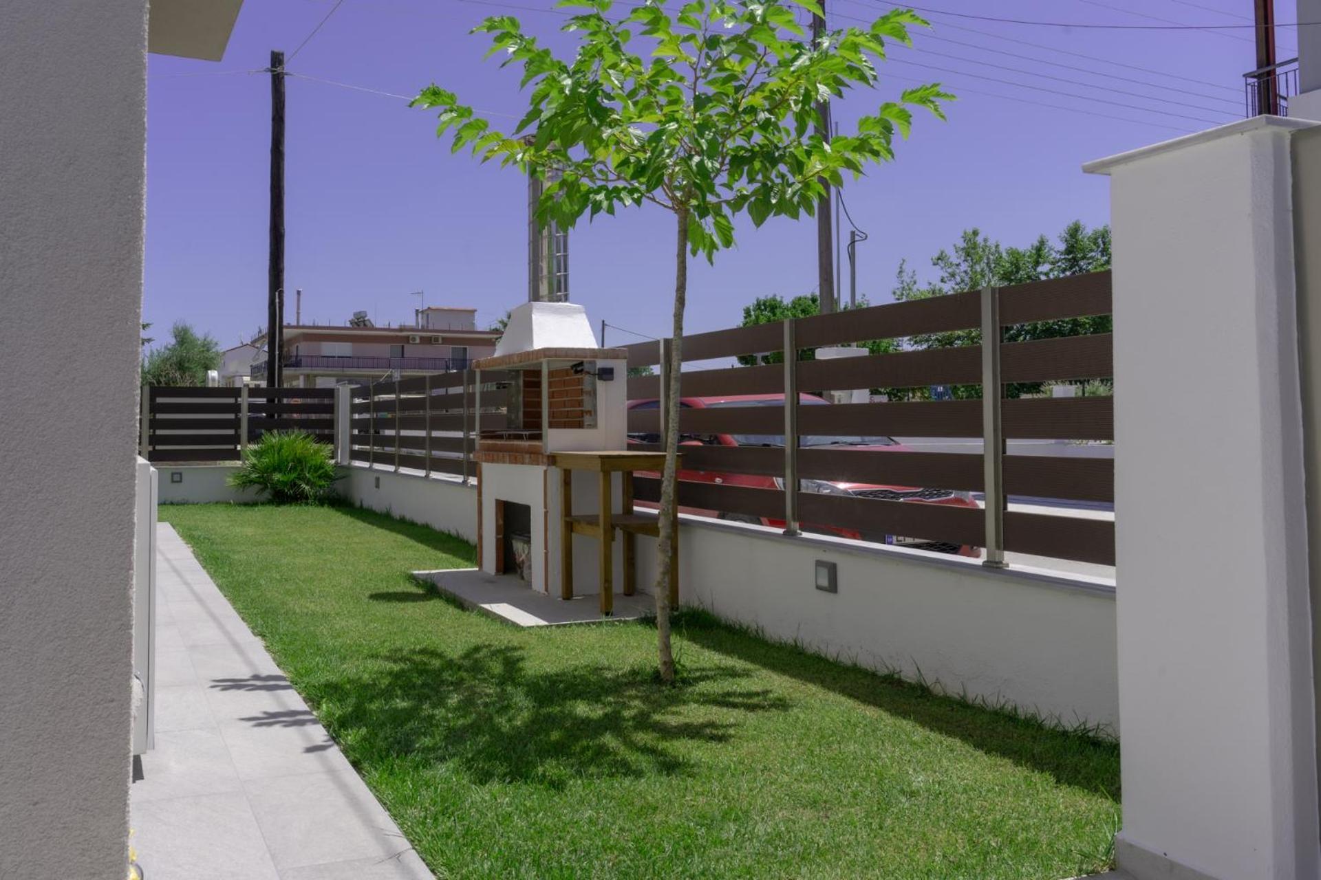 Sunshine Rooms And Suites Vrasná Екстериор снимка