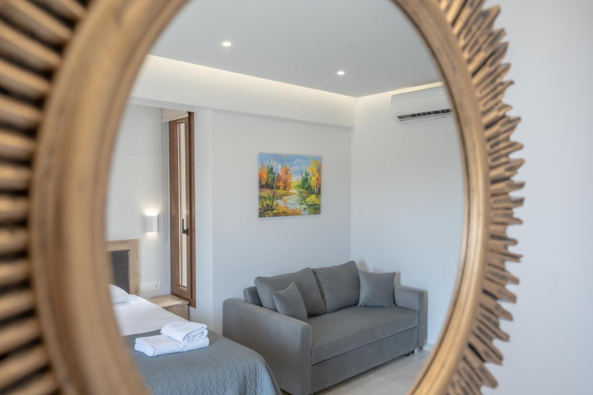 Sunshine Rooms And Suites Vrasná Екстериор снимка