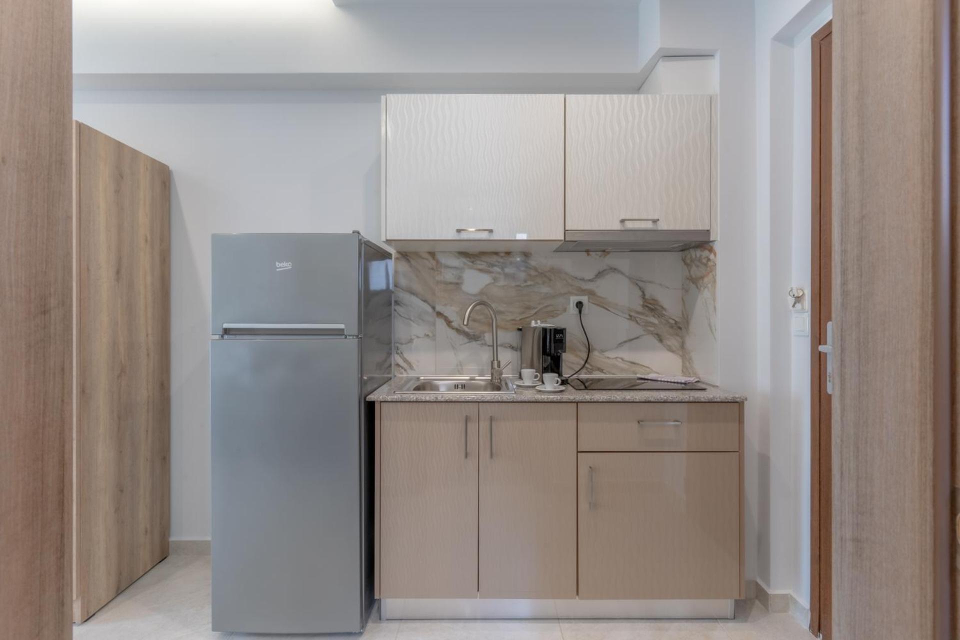Sunshine Rooms And Suites Vrasná Екстериор снимка