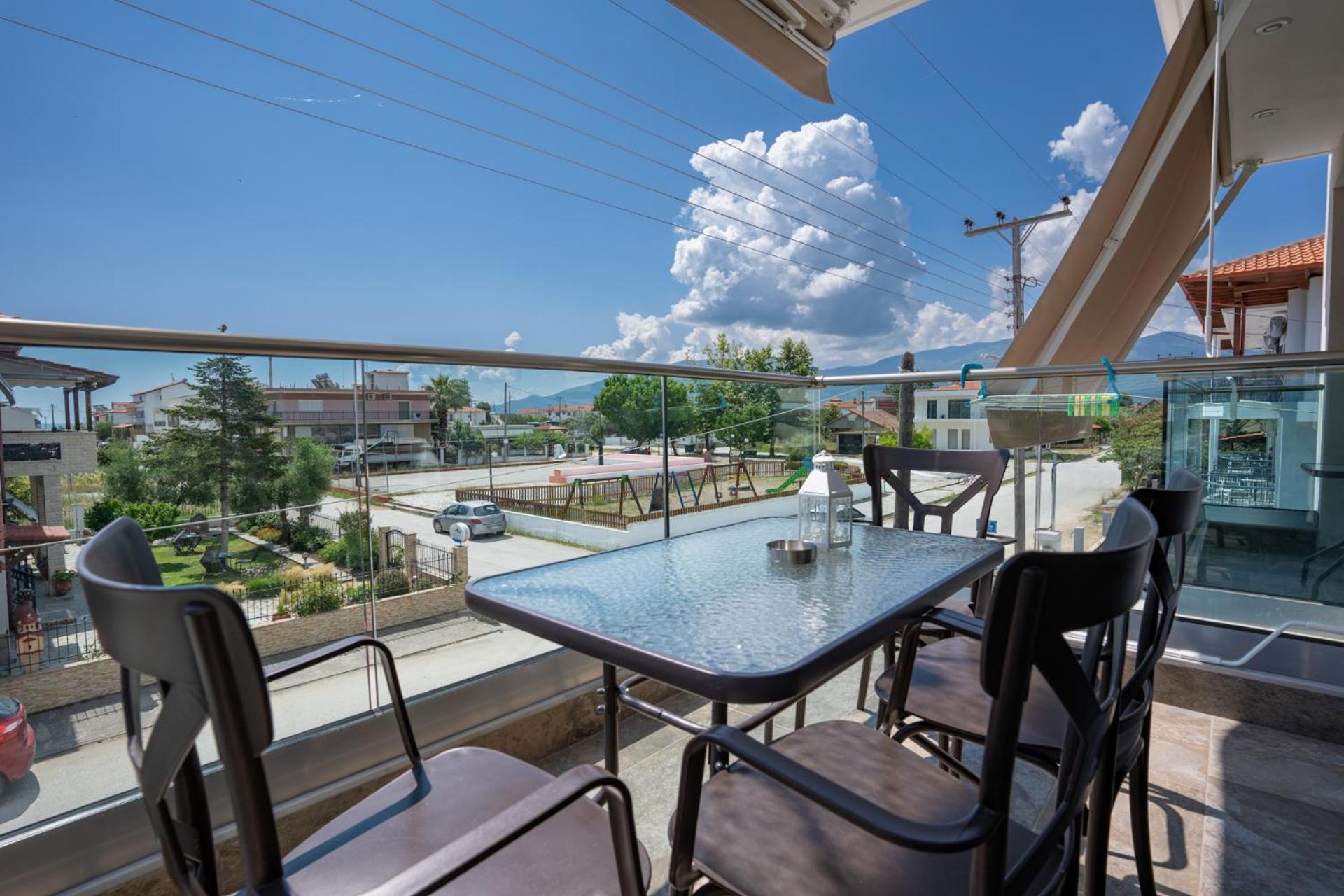 Sunshine Rooms And Suites Vrasná Екстериор снимка